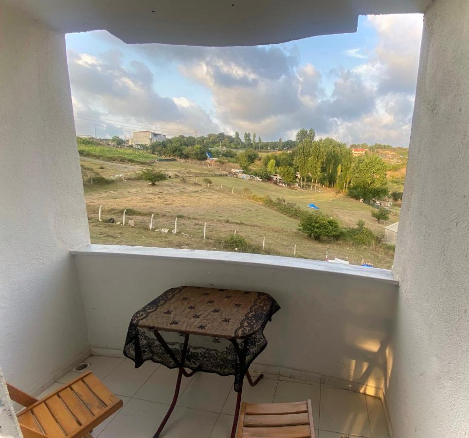 Ferienwohnung Spacious House Near The Airport Arnavutkoy Exterior foto