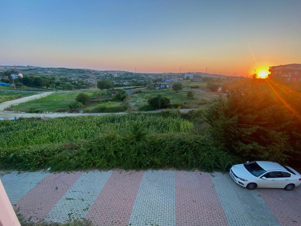 Ferienwohnung Spacious House Near The Airport Arnavutkoy Exterior foto
